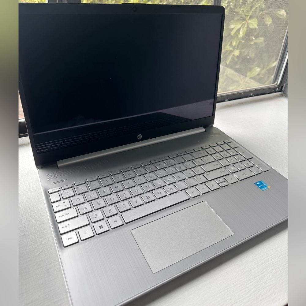 HP 15-dy2005tg 15.6" (256GB SSD, Intel Pentium Gold 7505, 2.00GHz, 8GB RAM)...